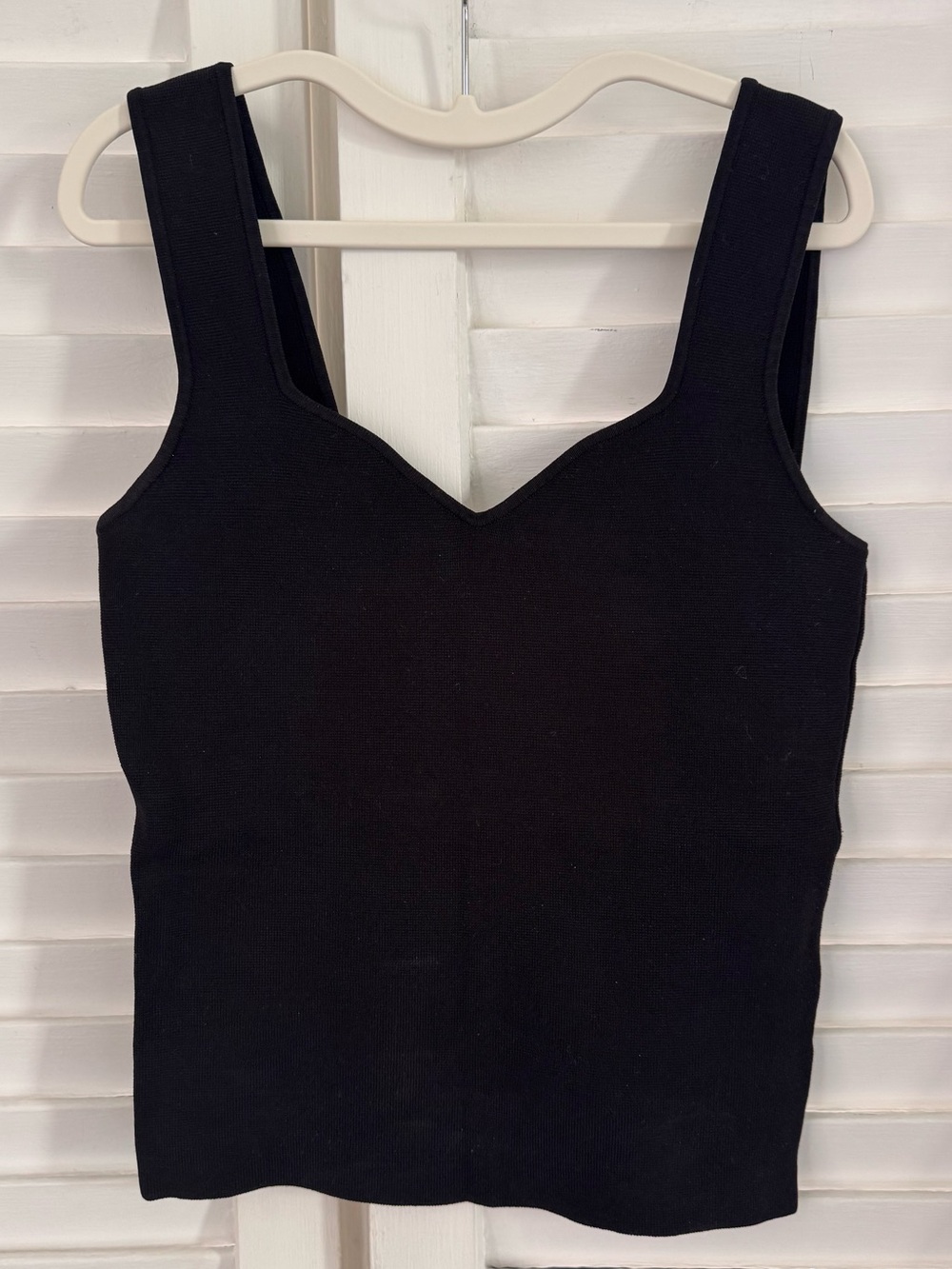 Vince Sweetheart Neck Ribbed Tank Top in Black